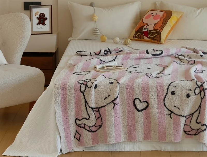 SNK New Year's New Cartoon Snake Soft and Comfortable Knitted Blanket