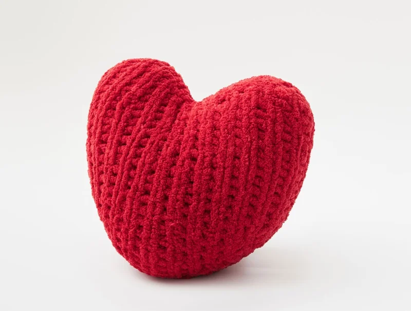 super-soft-multicolor-cute-heart-shaped-princess-style-plush-throwing-pillow-for-home-sofa-cushion-valentine-s-day-gifts-stn