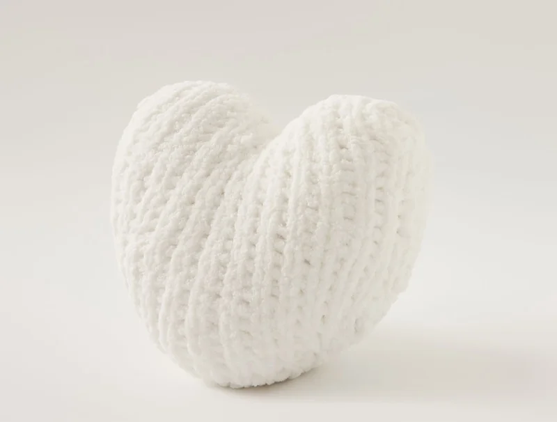 super-soft-multicolor-cute-heart-shaped-princess-style-plush-throwing-pillow-for-home-sofa-cushion-valentine-s-day-gifts-stn
