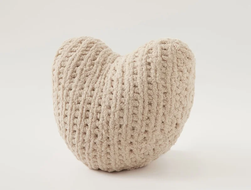super-soft-multicolor-cute-heart-shaped-princess-style-plush-throwing-pillow-for-home-sofa-cushion-valentine-s-day-gifts-stn