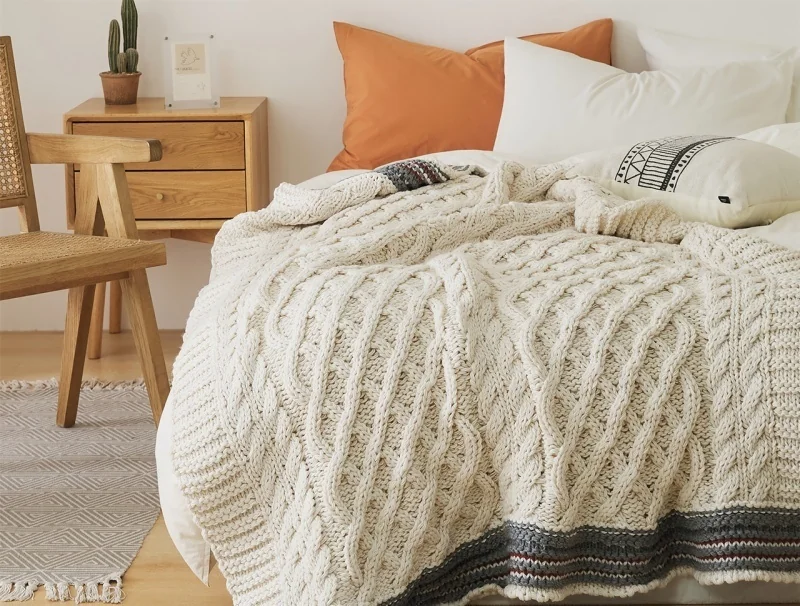 2025-factory-new-arrival-soft-warm-thick-two-color-sofa-bed-travel-100-acrylic-knitted-throw-blanket-gl