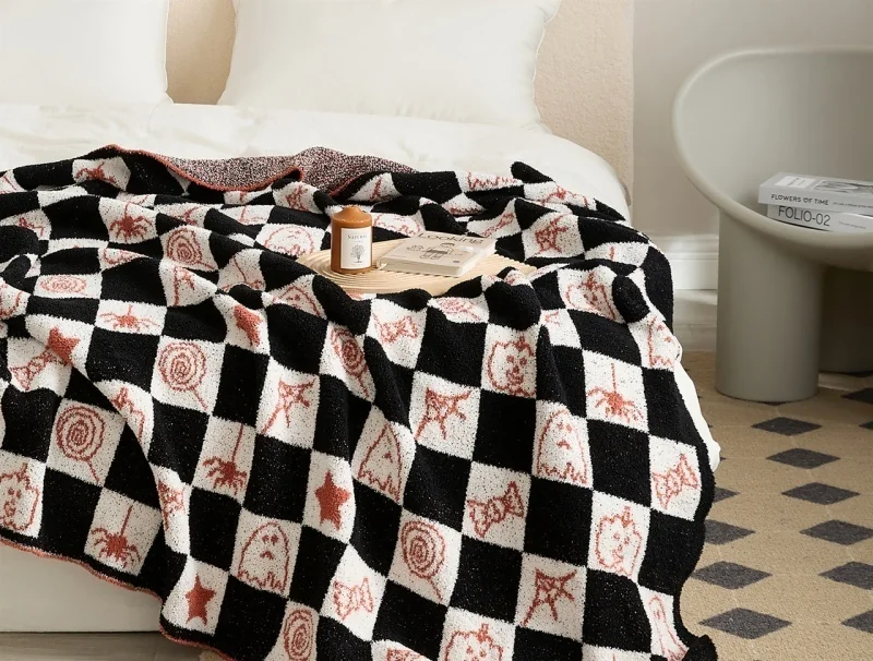 halloween-knitted-blanket-is-fun-and-quirky-with-a-great-atmosphere-for-home-decoration-wsjly