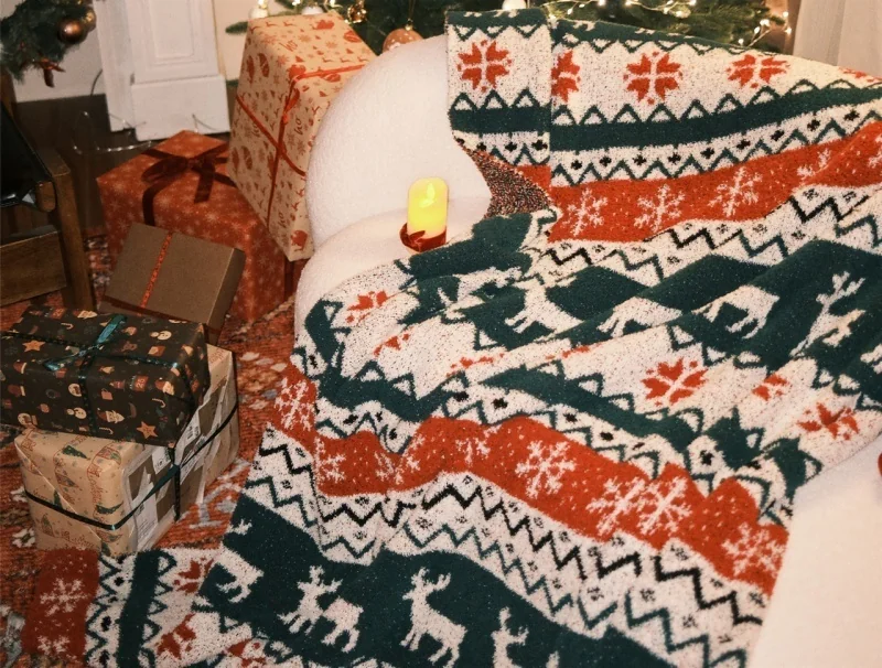 hot-selling-custom-christmas-100-polyester-snowflakes-jacquard-knitted-throw-blanket-for-winter-christmas-home-decoration-xe