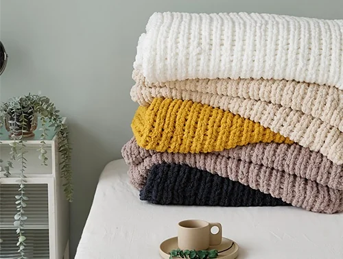 soft-and-comfortable-solid-chenille-knitted-throw-blanket-for-winter-home-decoration-sofa-and-travel-wsq