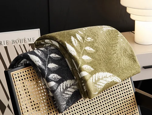 soft-and-comfortable-leaf-landscape-jacquard-knitted-throw-blanket-for-home-decoration-and-sofa-xge