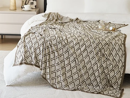 new-viscose-knitted-blanket-accompanies-you-to-enjoy-quiet-time-and-interprets-low-key-luxury-ala